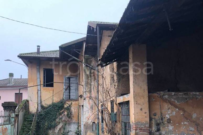Casa Indipendente in vendita ad Arconate via Camillo Benso di Cavour