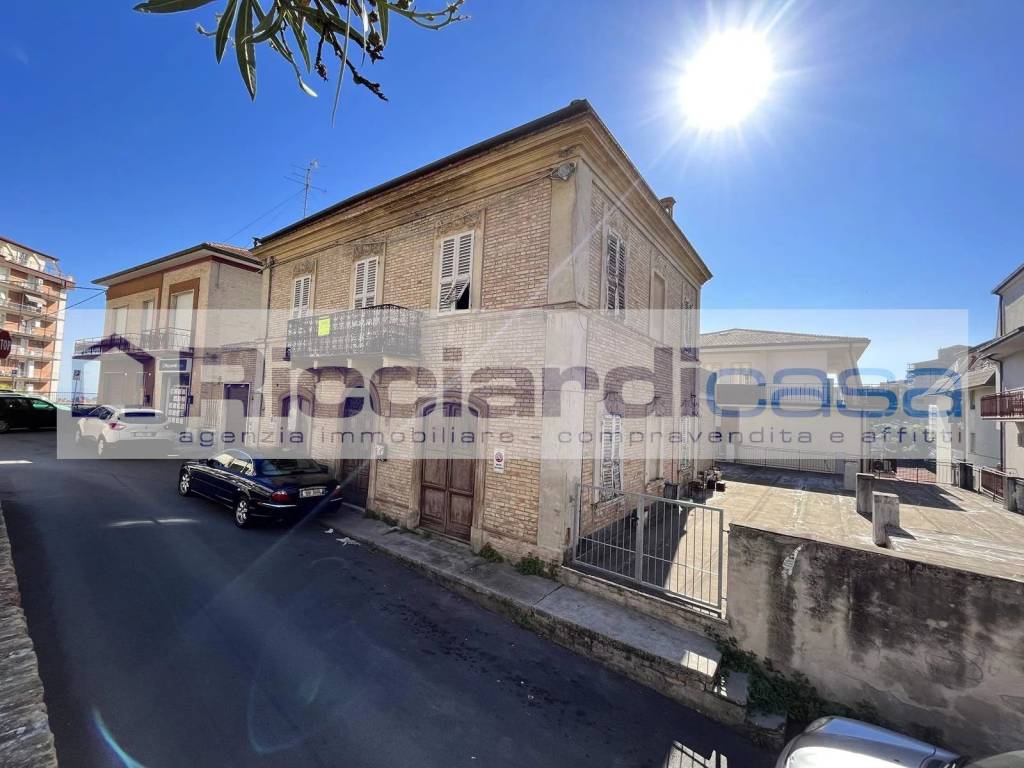Appartamento in vendita a Sant'Elpidio a Mare via Porta Romana 42.