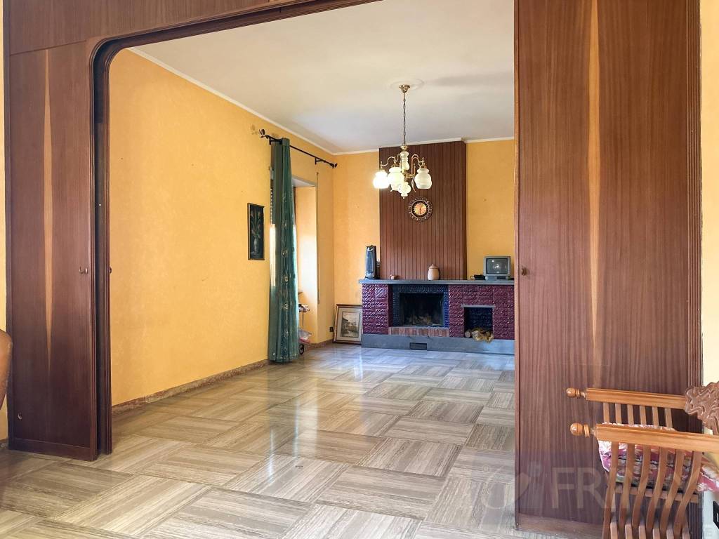 Appartamento in vendita a Pomezia largo Goffredo Mameli, 8
