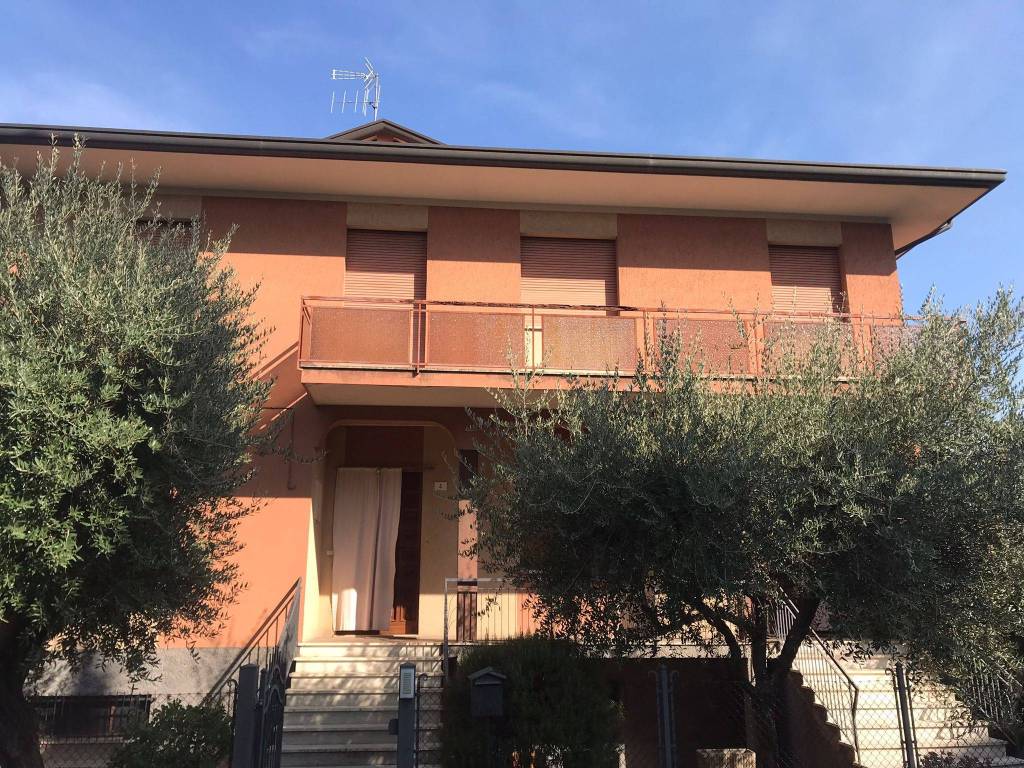 Villa Bifamiliare in in vendita da privato a Savignano sul Rubicone via Vittorio Alfieri, 4