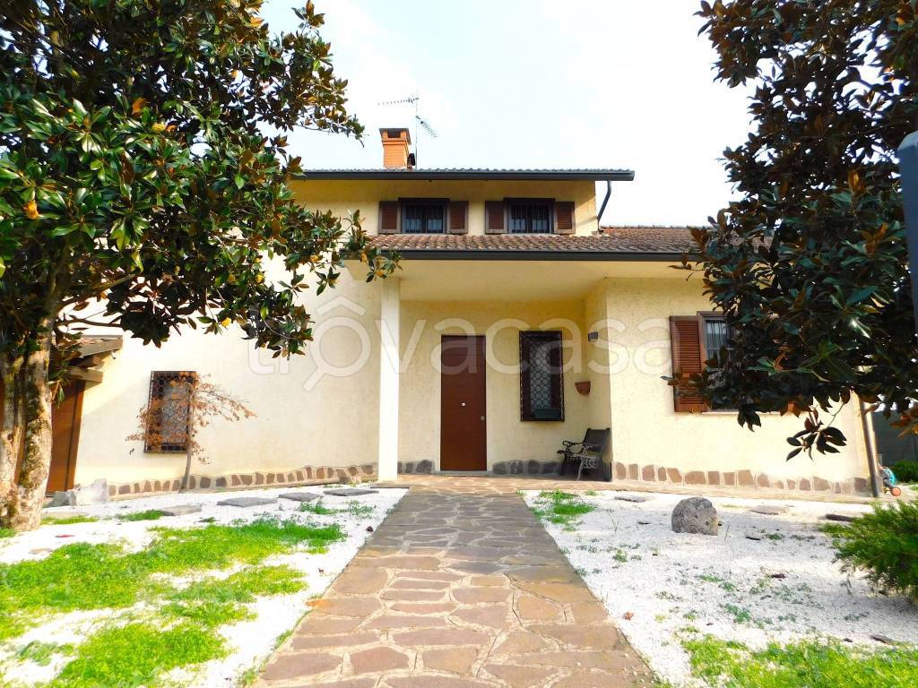 Villa in vendita a Gropello Cairoli via Fausto Coppi, 37