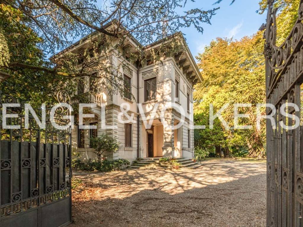 Villa in vendita a Como via Giovanni Battista Scalabrini, 30