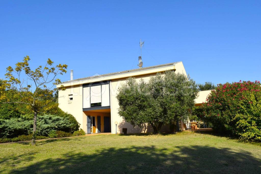 Villa in vendita a Senigallia strada del Giardino