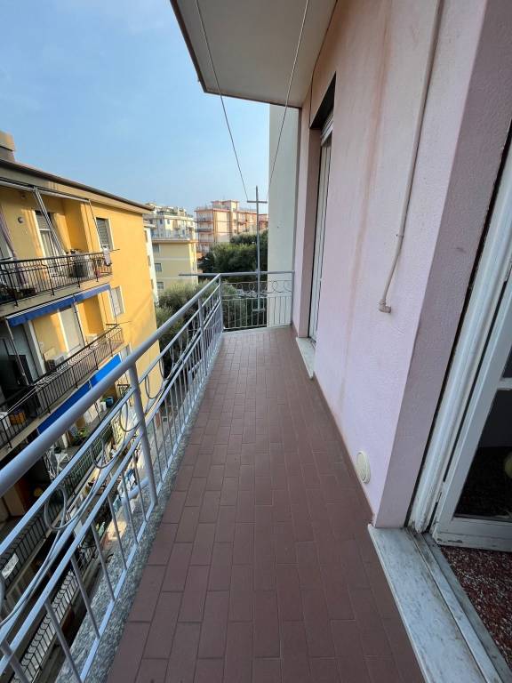 Appartamento in vendita ad Arenzano via Trento, 8