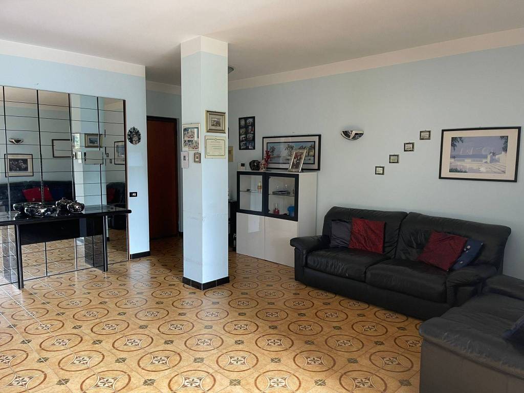 Appartamento in vendita a Cologno Monzese via Alessandro Volta