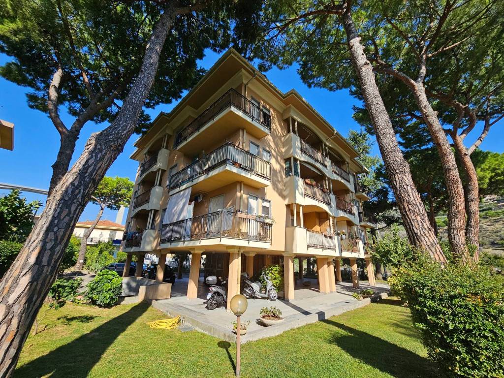 Appartamento in vendita a Bordighera via Louis Pasteur, 251
