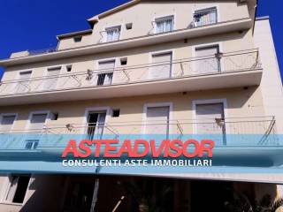 Albergo all'asta a rimini località torre pedrera, viale lazzaro papi, 15/17