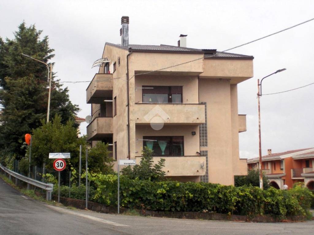 Villa Bifamiliare in vendita a Marano Principato via Bisciglietto, 1