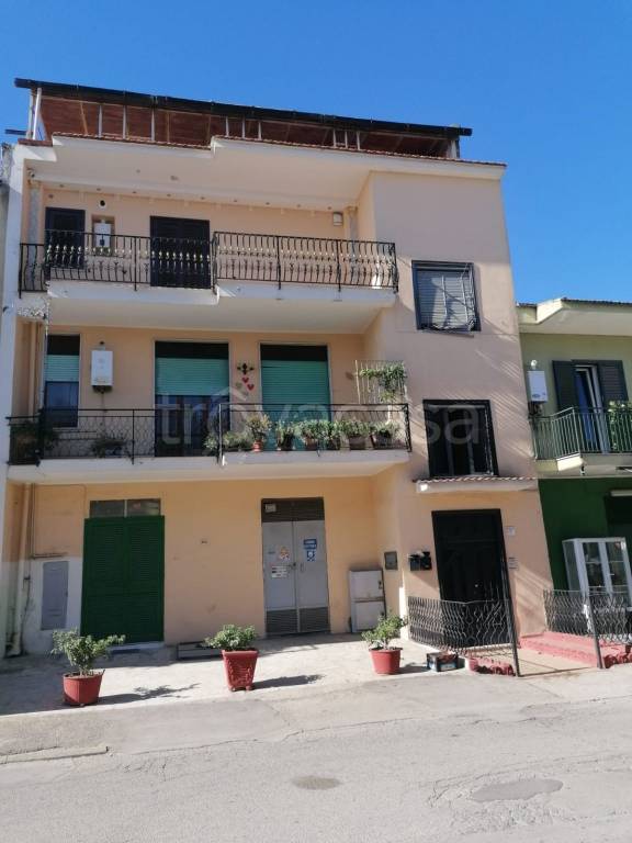 Appartamento in vendita a Parete via Vittorio Emanuele