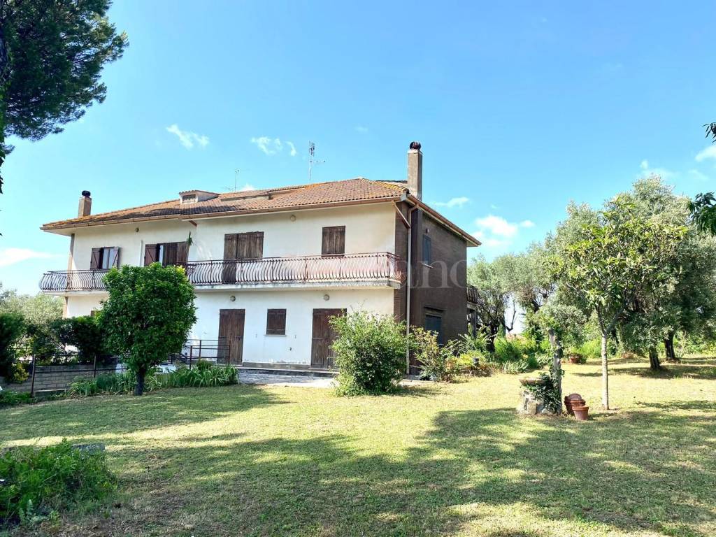 Villa Bifamiliare in vendita a Marino via Castagnole, 71