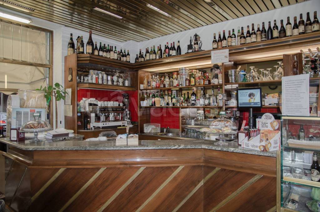 Bar in vendita a Torino via Tripoli, 128