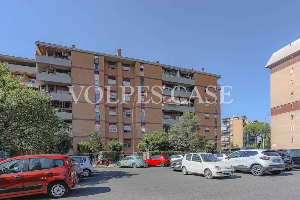 Appartamento in vendita a Roma via Giuseppe Messina