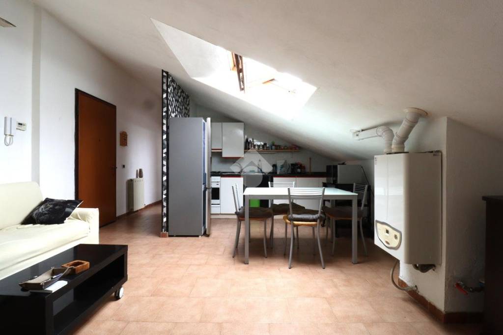 Appartamento in vendita a Voghera via Angelo Montagna, 33