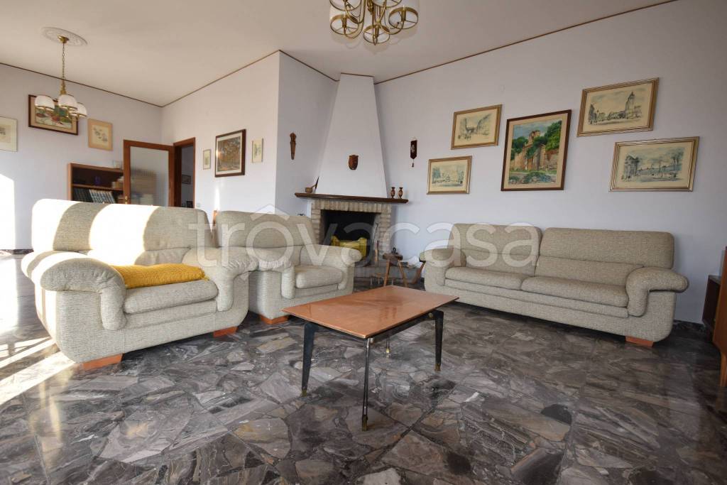 Appartamento in vendita a Chiaravalle via Abazia