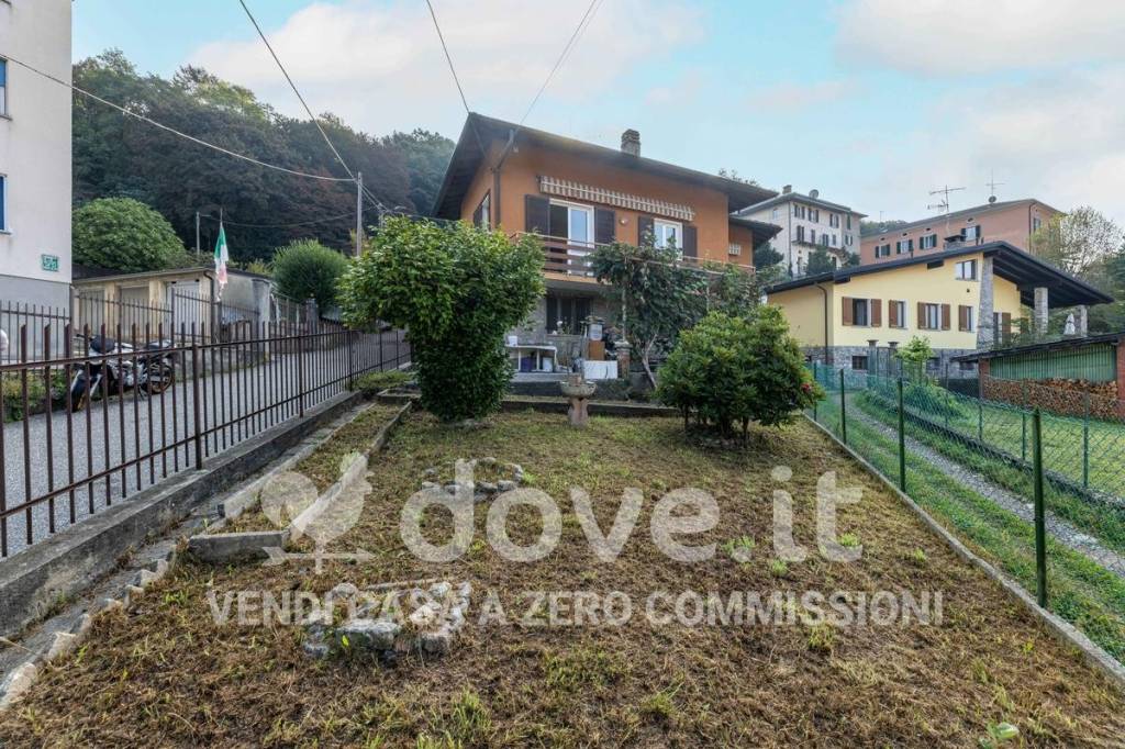 Villa a Schiera in vendita a Valganna via d. Andreani, 16