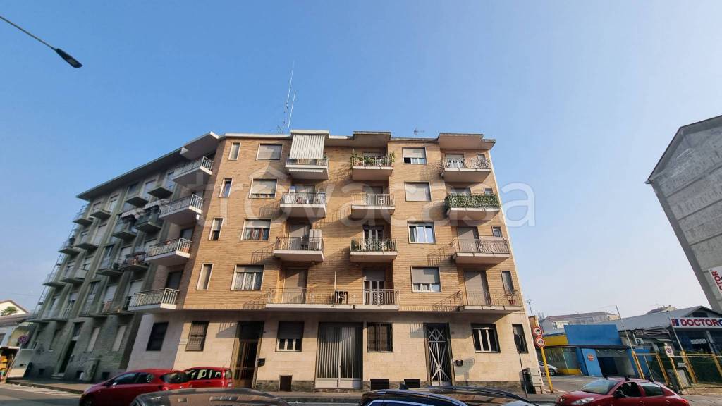 Appartamento in vendita a Torino via Monginevro, 256