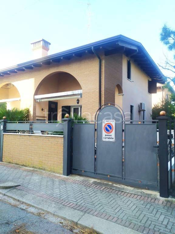 Villa Bifamiliare in vendita a Comacchio via Mare Jonio