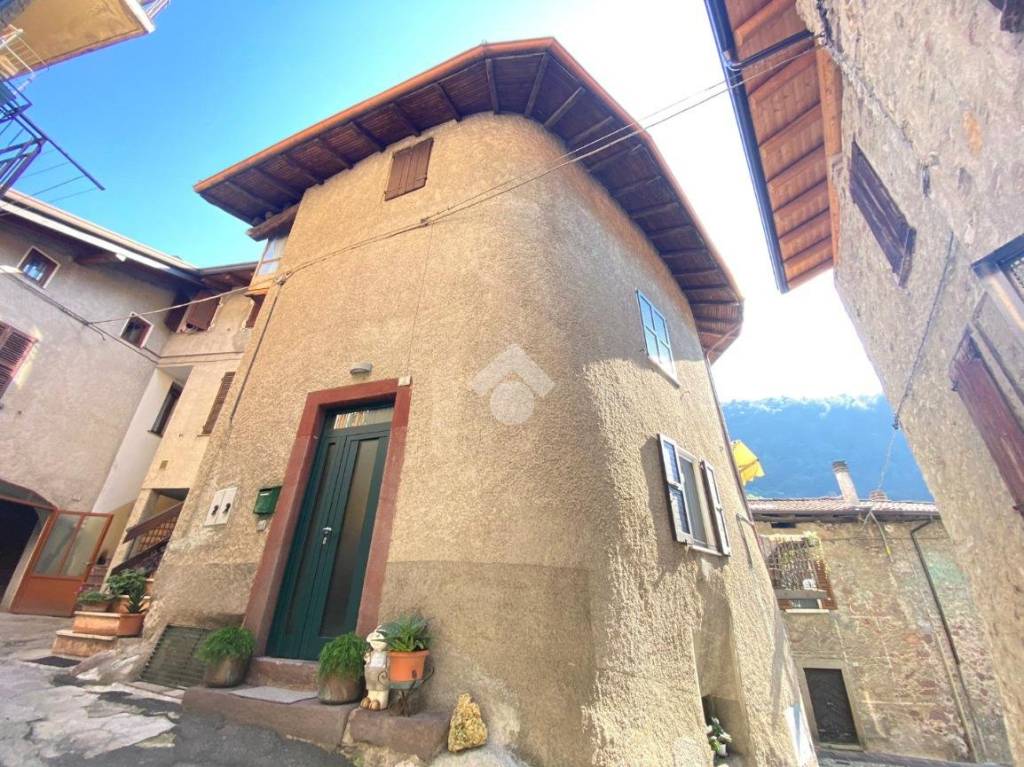 Casa Indipendente in vendita a Darfo Boario Terme via trieste, 1