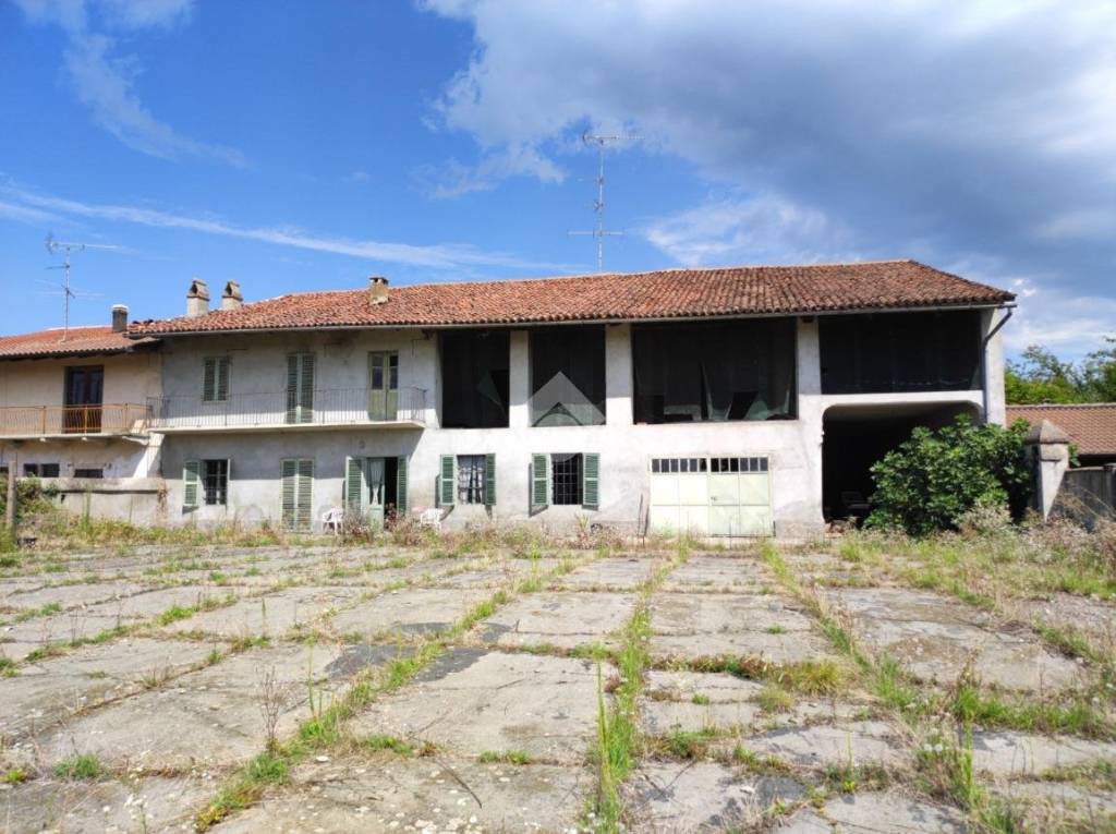 Casa Indipendente in vendita a Crescentino via Felice Miraglio, 30
