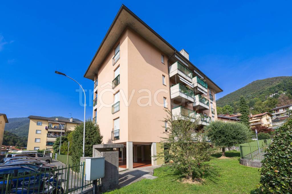 Appartamento in vendita ad Alzano Lombardo via Grumasone, 13