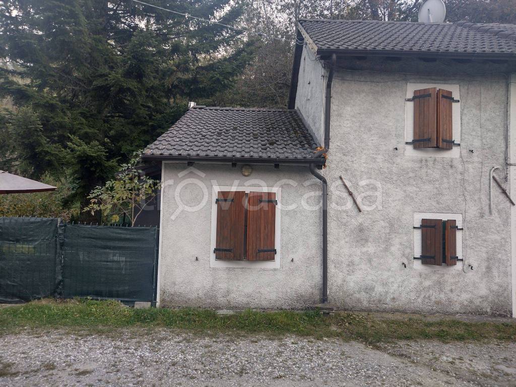 Casa Indipendente in in vendita da privato a Frassinoro strada Provinciale di Frassinoro, 9