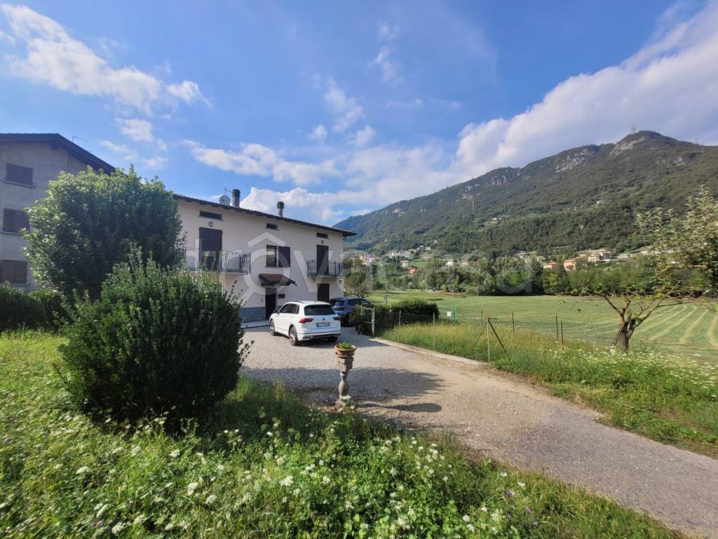 Villa Bifamiliare in vendita a Pianico via Broli