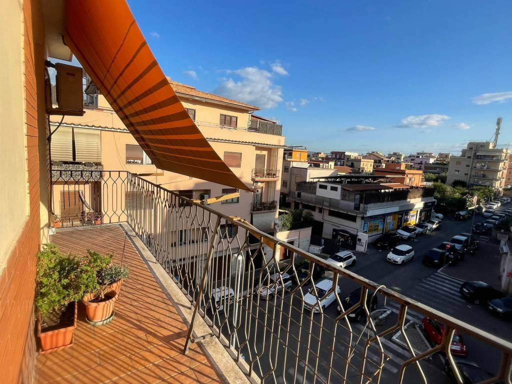 Appartamento in vendita a Roma via dei Colombi