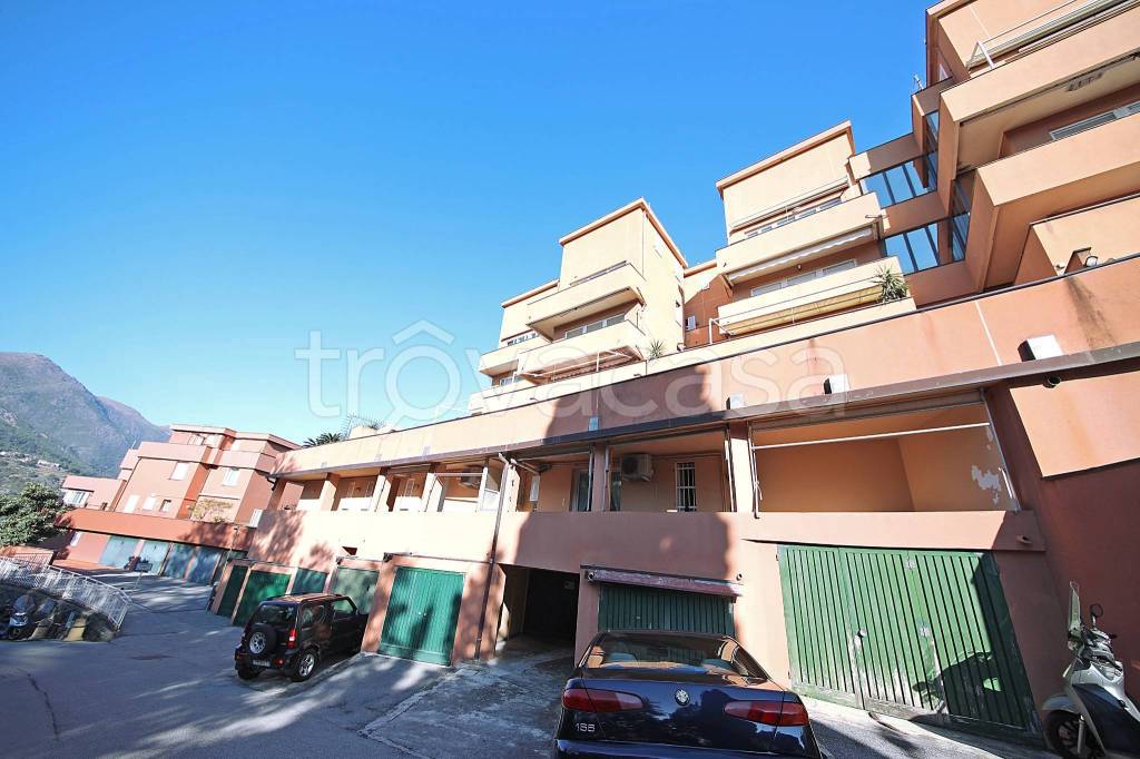 Appartamento in vendita ad Arenzano via del Roccolo, 35