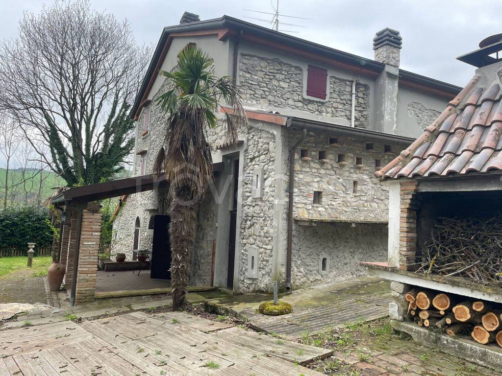 Villa in vendita a Montescudo-Monte Colombo via Molino Tonti