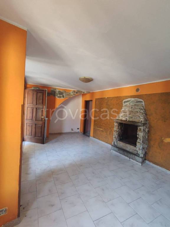 Appartamento in vendita a Canzo via Risorgimento, 11