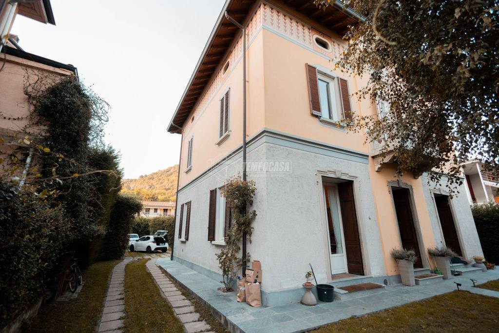 Villa in vendita a Olgiate Molgora via Cesare Cantù 27