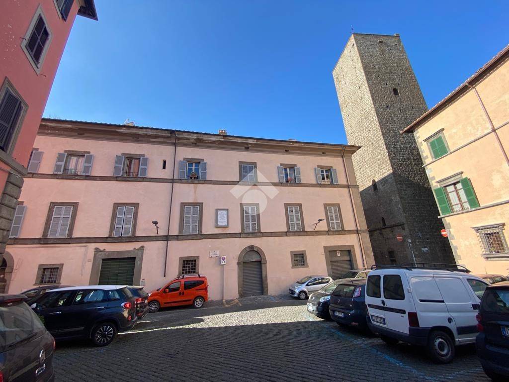 Appartamento in vendita a Viterbo piazza s. Simeone, 14