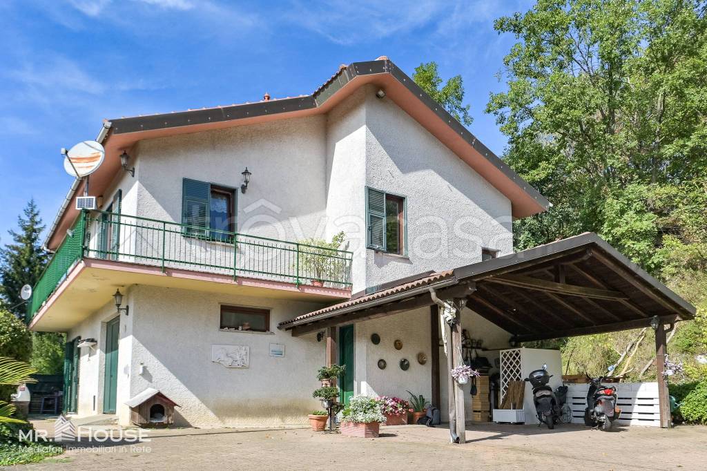 Villa in vendita a Stella località Salto