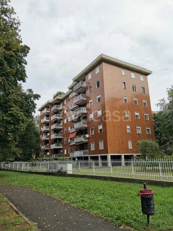 Appartamento in vendita a Monza via Umberto Biancamano, 6