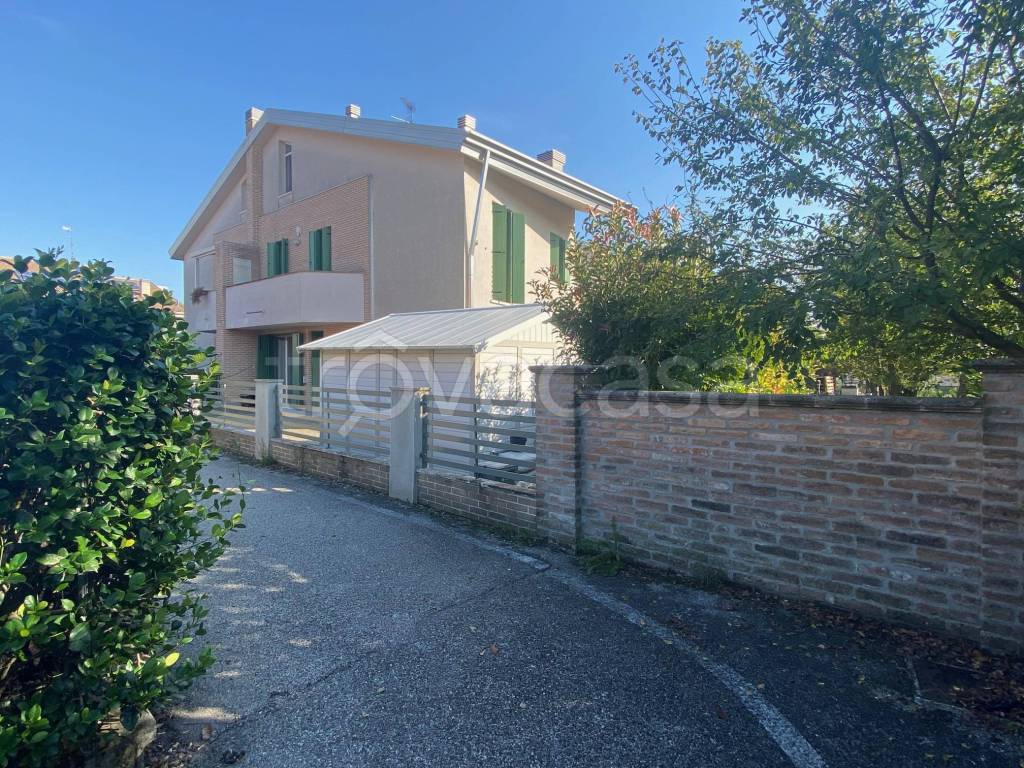 Villa a Schiera in vendita a Occhiobello via Maria Montessori, 4