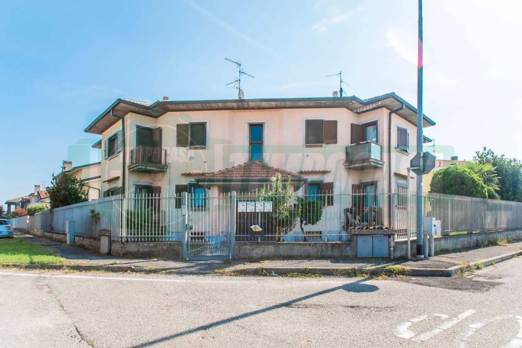 Appartamento in vendita a Origgio viale Lombardia, 91