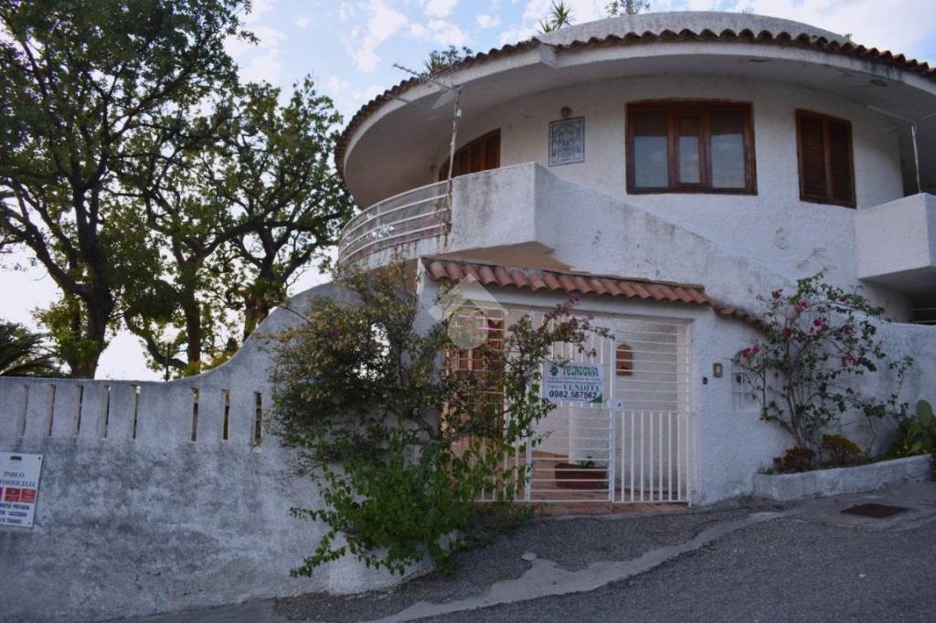 Appartamento in vendita a Falconara Albanese via paradiso
