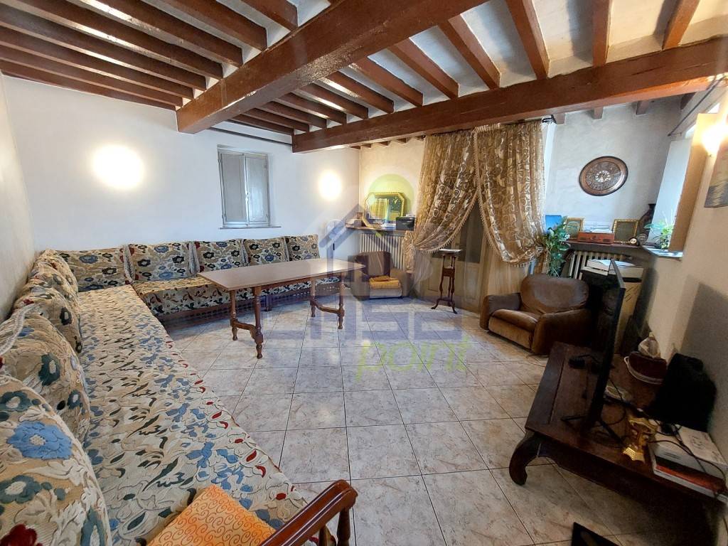 Casa Indipendente in vendita a Castelnuovo Bocca d'Adda via cavour