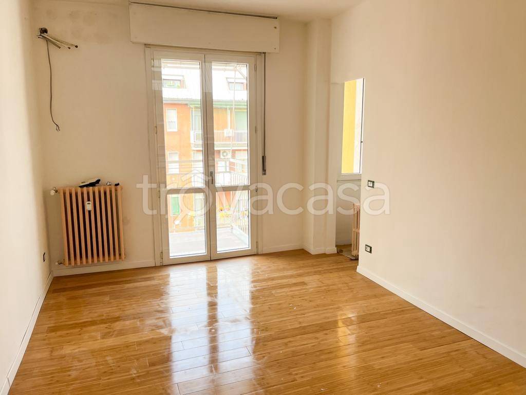 Appartamento in vendita a Milano via Lorenteggio