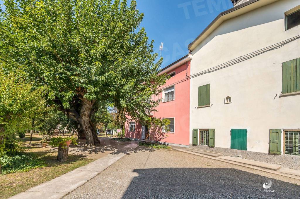 Casa Indipendente in vendita a Casalgrande via Turati 28