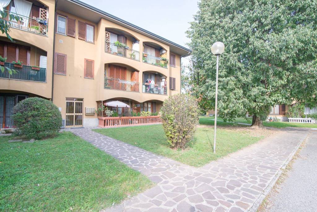 Appartamento in vendita a Fara Gera d'Adda via Carlo Mozzi