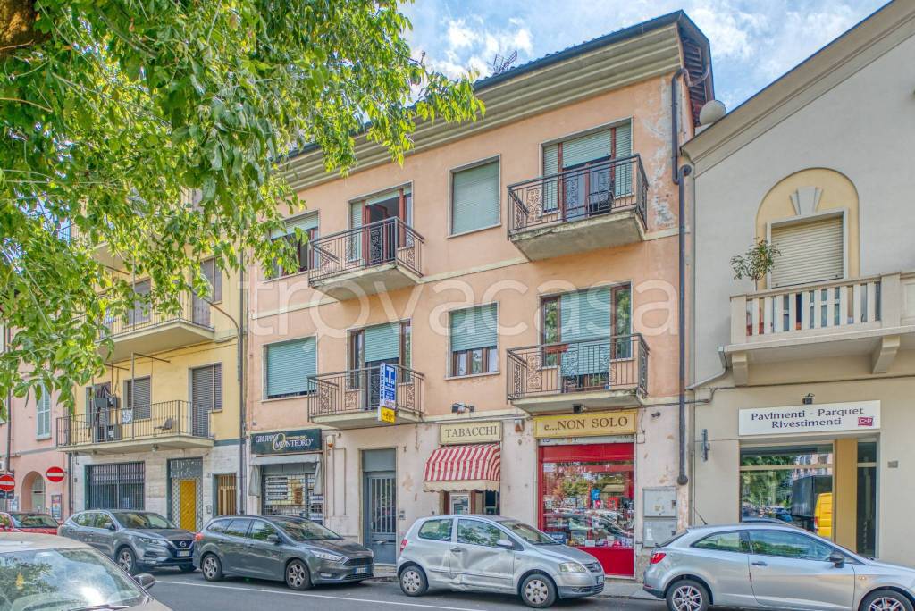 Appartamento in vendita a Carmagnola piazza Quattro Martiri, 7