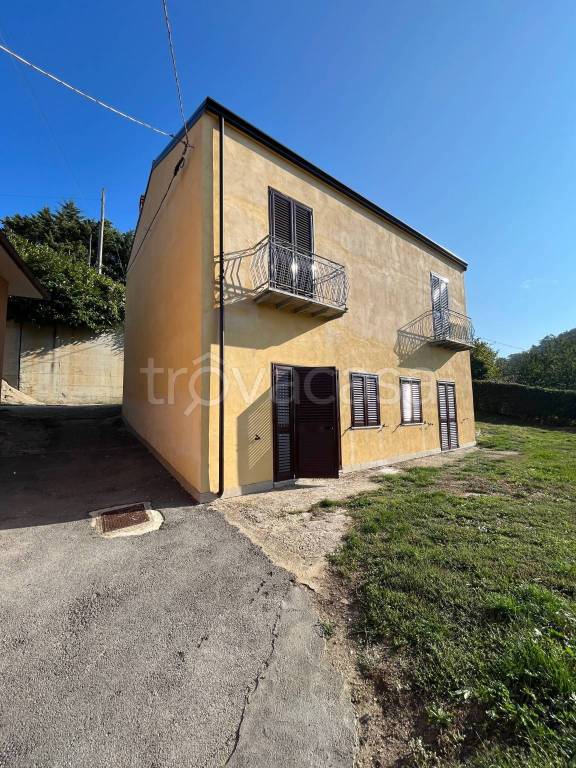 Casa Indipendente in in vendita da privato a Sant'Angelo dei Lombardi via Angelo Criscuoli, 4