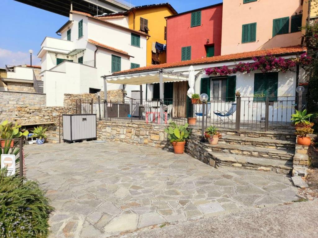 Casa Indipendente in vendita a San Bartolomeo al Mare via dei Gumbi, 23