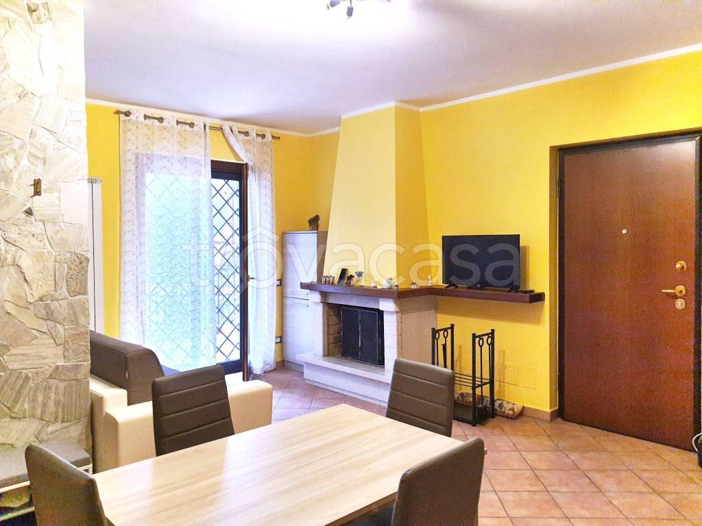 Appartamento in vendita a Rignano Flaminio via Flaminia, 16