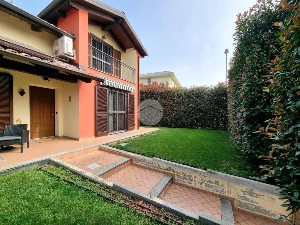 Villa a Schiera in vendita a Torrazza Piemonte via Luigi Einaudi, 37