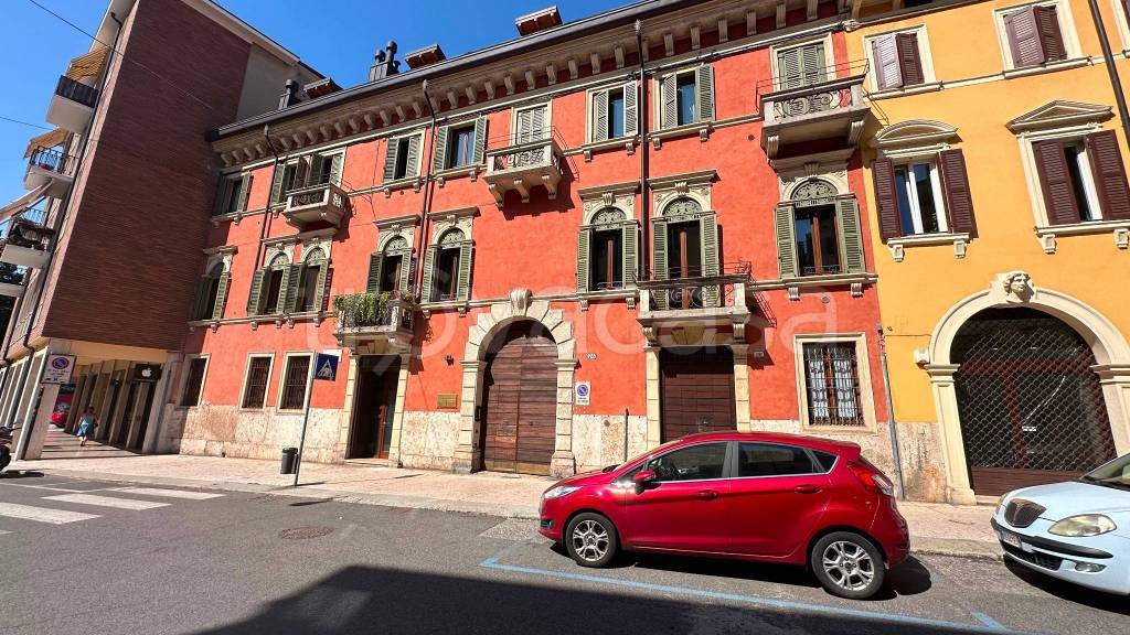 Posto Auto in vendita a Verona via Guglielmo Marconi, 76