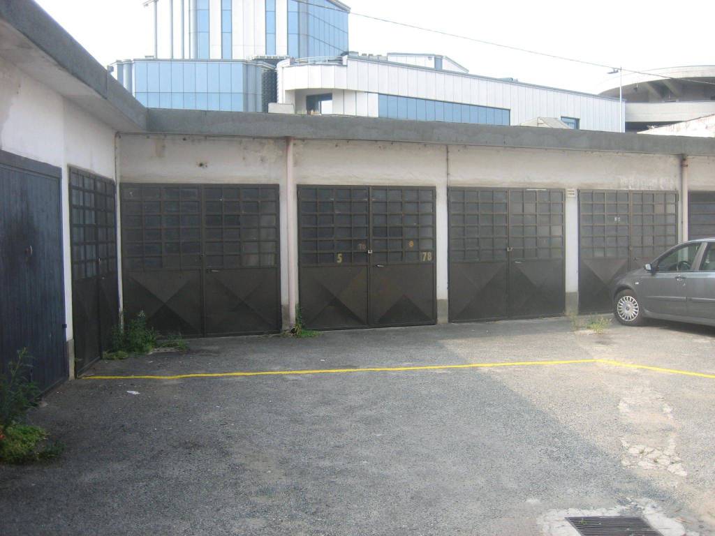 Garage in vendita a Moncalieri via Giacomo Leopardi, 20