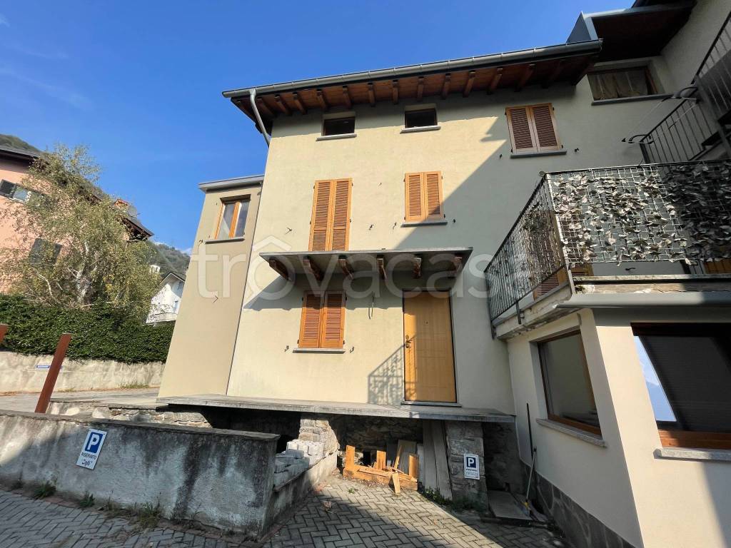Casa Indipendente in vendita a Morbegno via Giuseppe Mazzini