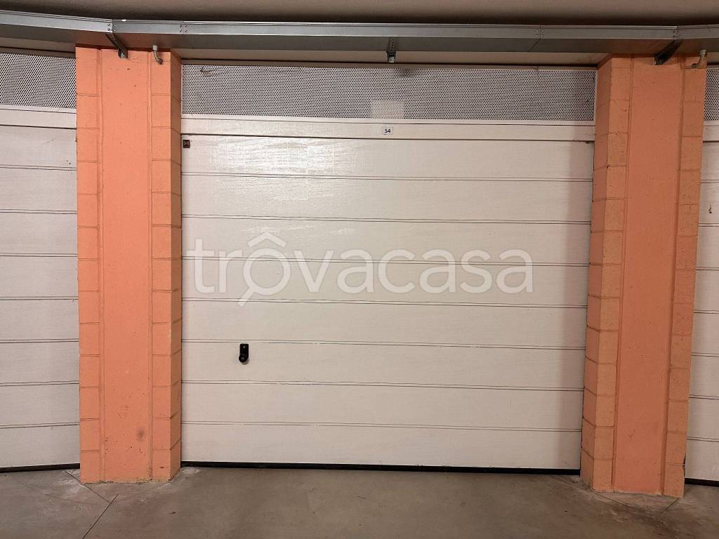 Garage in vendita a Borgomanero via Giacomo Matteotti, 28